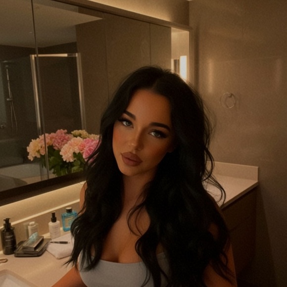 Hi I’m Randi ♥️ - Picture 7 of 15